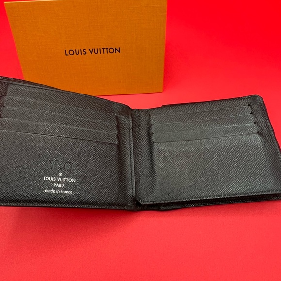 Authentic Louis Vuitton Black Checkered Key & Card Holder - Picture 5 of 10